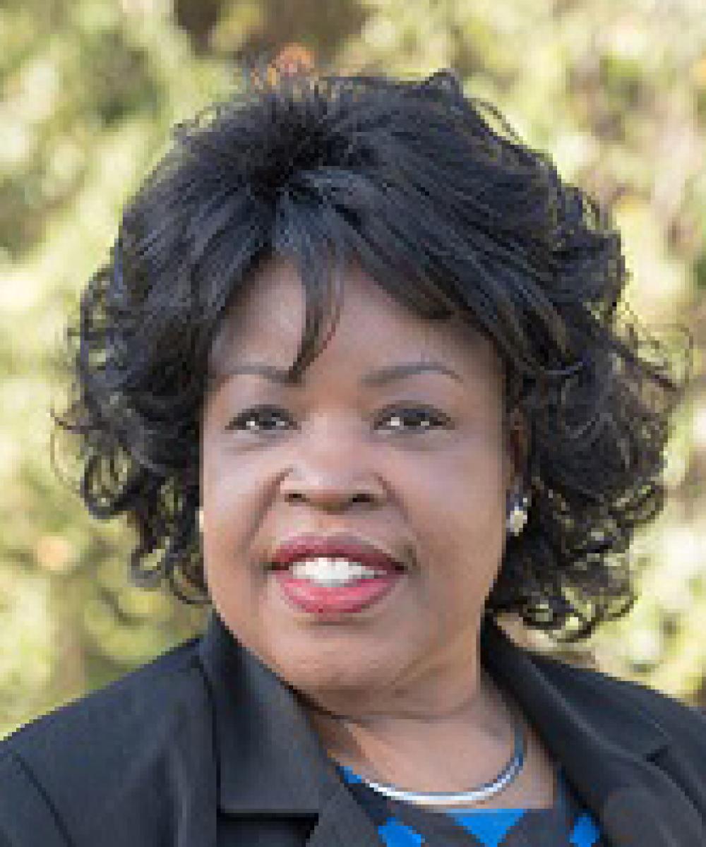 Lisa Cherry headshot