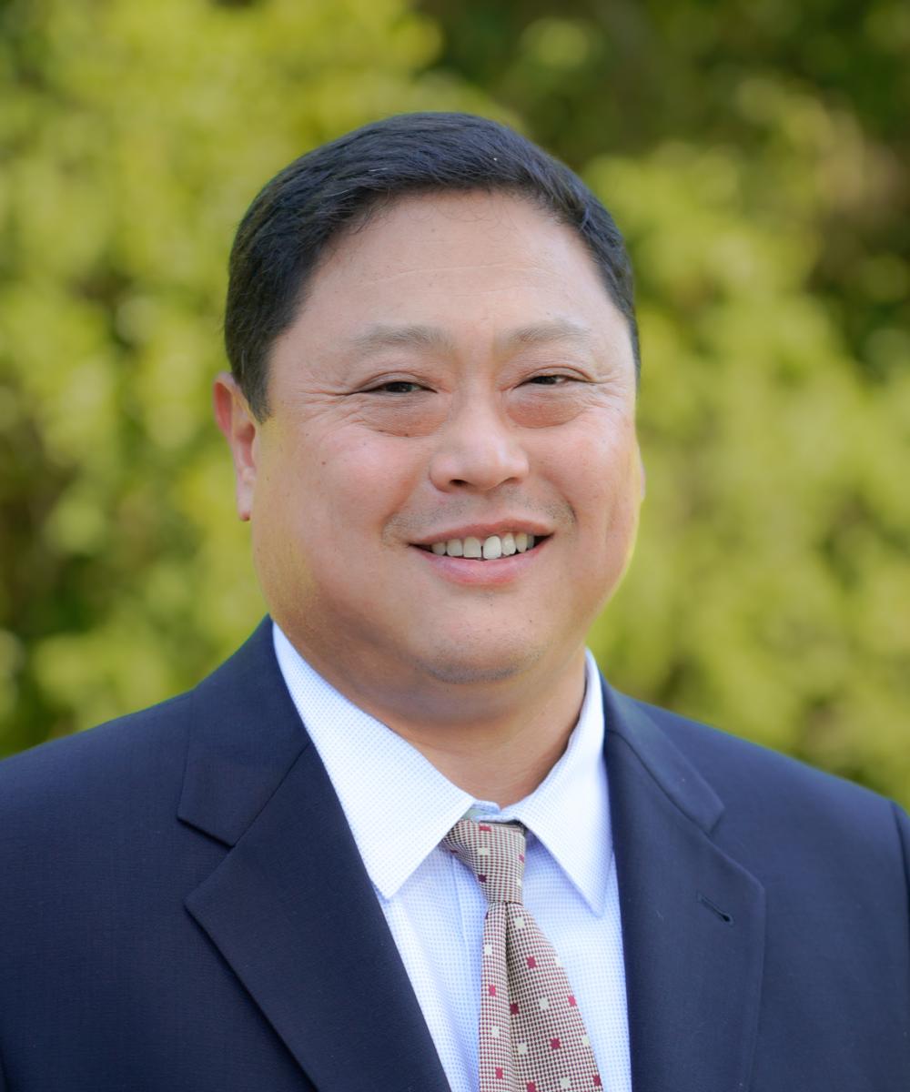 Daniel Min headshot